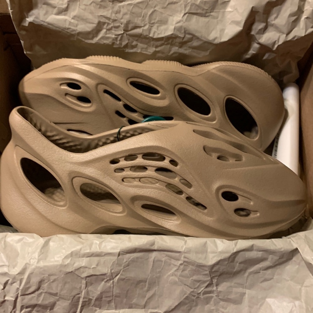Mens adidas YEEZY Foam RNNR Mist